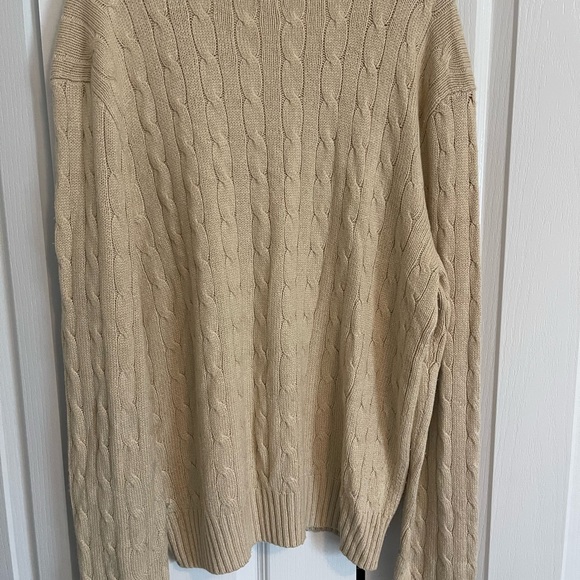 Cozy, comfortable, Ralph Lauren beige v-neck silk/cashmere sweater. - Picture 4 of 6